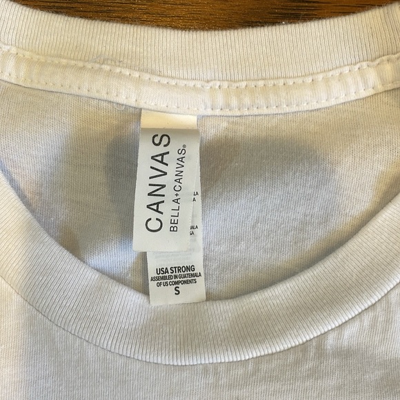 3/$15 🔴 Women’s Disney inspired Halloween Skeletons shirt size small - Picture 4 of 6